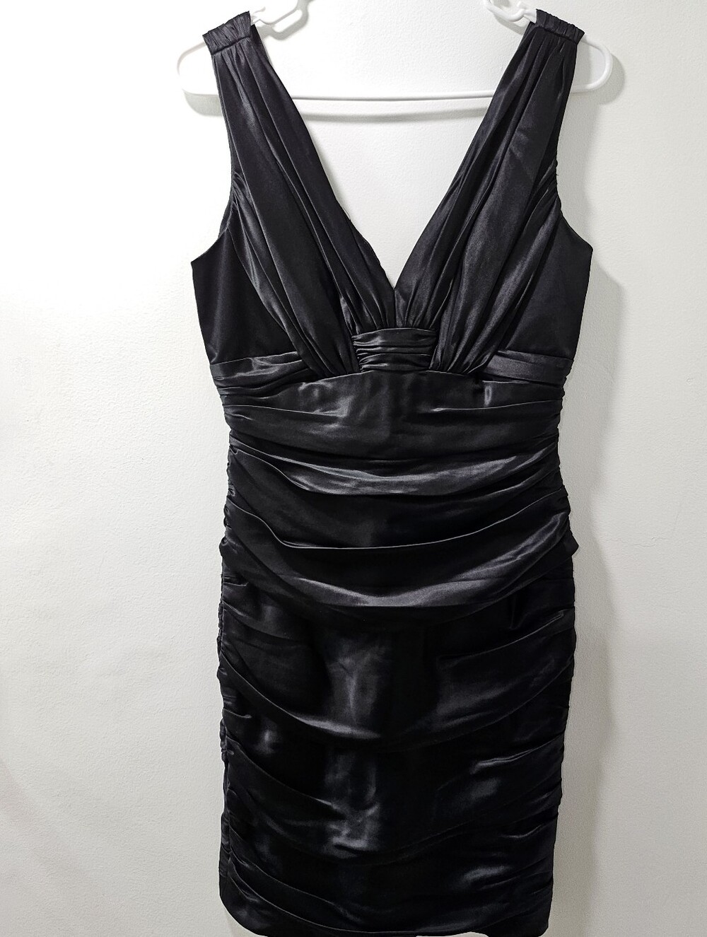 CARMEN MARC VALVO 100% Silk Black Ruched V-Neck Cocktail Dress Size 6